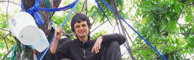 Keskkonnakaitsja elas üle kahe aasta puu otsas! „Mõnikord tõmbusin hirmust looteasendisse ja nutsin ohjeldamatult.“