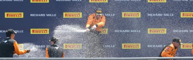 FOTOD JA VIDEO | Gregor Jeets alustas McLaren Trophy sarja legendaarsel Monza ringrajal poodiumikoha ja võiduga