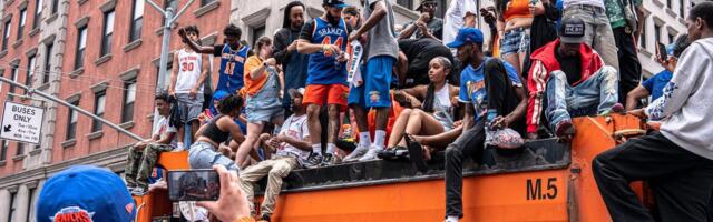 Pöörane paraad! Knicks tähistas legendide ja kuulsustega 53-aastase tiitlipõua lõppu