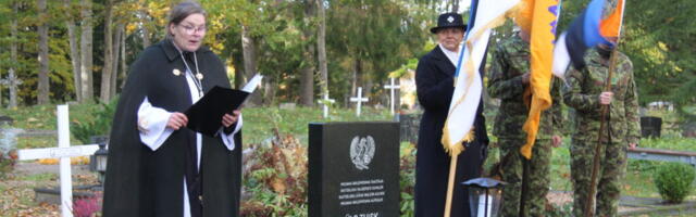 TEHTI HEATEGU | Hiiumaa Kaitseliidu taastaja sai väärilise hauatähise