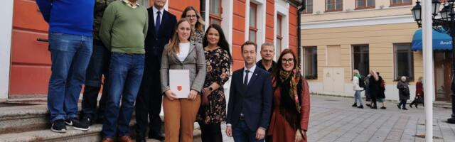 Tartu linnapea tänas Ukraina sõjapõgenikke nutiseadmetega varustanud vabatahtlikke