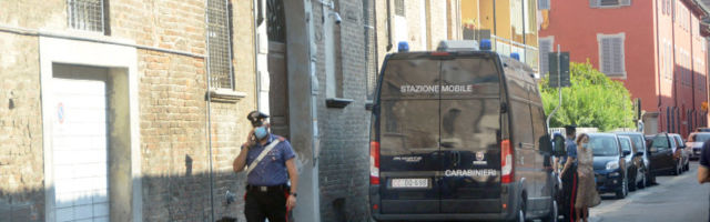 FOTOD | Üdini korrumpeerunud politseijaoskond võeti peaaegu täies koosseisus vahi alla