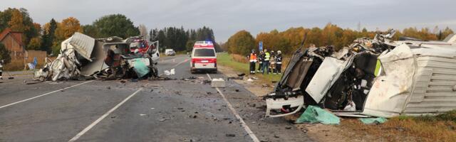 FOTOD: Tartumaal hukkus liiklusõnnetuses kaks inimest