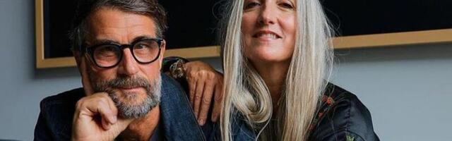 Mees magab maja ees telgis, naine toas voodis