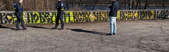 Putinisti räige ähvardus ilmus grafitina Narvast ära viidud tanki asupaika