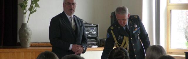 Reporter: President Alar Karis sõitis kolmeks päevaks Ida-Virumaale