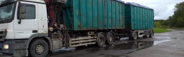 Kohtla-Järve kardiraja lähedalt korjati kokku mitu tonni vanu rehve