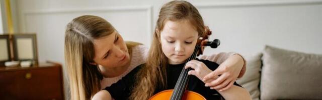 Jagatava vanemahüvitise ajal töötamine oma erialal