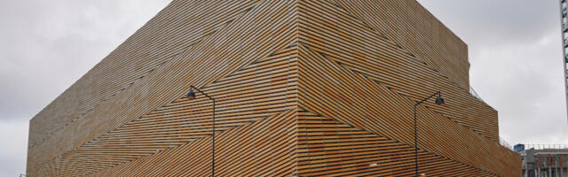 Soomes kukkus parkimismaja katuselt inimene surnuks