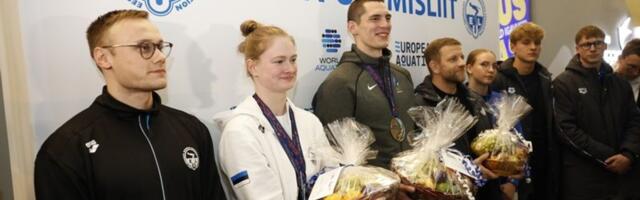 FOTOD | Euroopa meistrid Jefimova ja Tribuntsov võetakse lennujaamas pidulikult vastu 