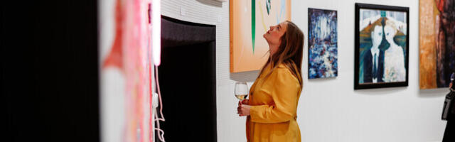 Galerii: Viimsi Artiumi tünnigaleriis kohtab pea 50 Eesti naiskunstniku loomingut