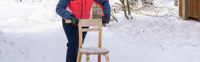 Tartumaa õpetaja meisterdas suuskadest ja toolidest tõukekelgud, millega õpilased käivad ka matkal