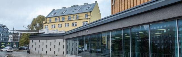 Noored murdsid sisse Kosmose kino hoonesse. Omanik_ kahe päevaga tuli kolm häiret