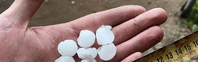 FOTOD | Valgamaal sadas 2 cm läbimõõduga raheteri