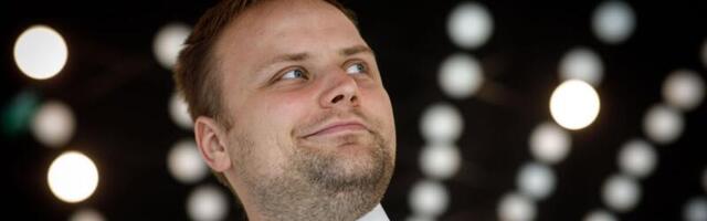 Minister Järvan läheb helendavate infotahvlitega tööstust päästma