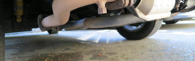 В Хааберсти срезали катализаторы с двух автомобилей