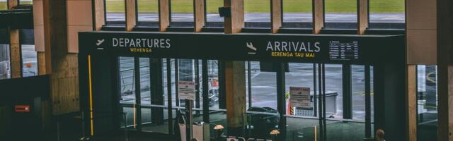 Üheksa kuud lennujaamas elanud mees sai uue kodu