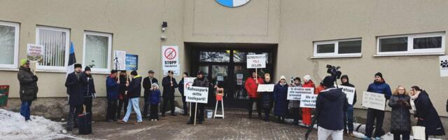 Meeleavaldajad nõudsid tuulikutearendajatelt ausat asjaajamist