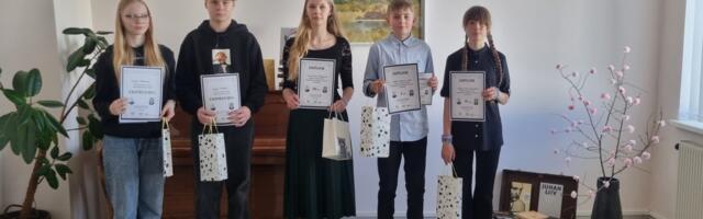 Valga Keskraamatukogus toimus XXXVII vendade Liivide ja Juhan Liivi luuleauhinna laureaatide loomingule pühendatud etlusvõistluse Valgamaa eelvoor