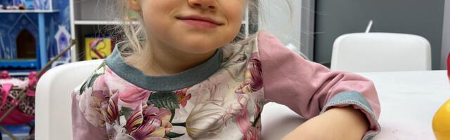 “Ei ole midagi hullemat, kui näha oma last hääbumas”: Retti sündroomiga 3-aastase Eva-Adeline elu saab hoida kallis ravim ja annetajate abi