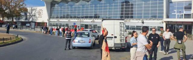 Građani i studenti pešače iz Novog Sada u Beograd u znak podrške Dijani Hrki