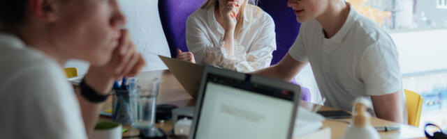 TI-hüpe: 99% koole on kirjas ja esimesed testid tehtud, kuid õpilased saavad AI-mudelid alles järgmise aasta alguses