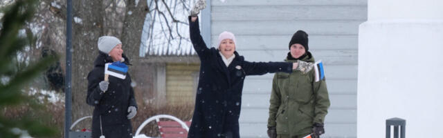 GALERII | Kärdlas tähistati vabariigi aastapäeva lipuheiskamise ja rivimarsiga