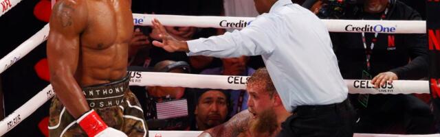 VIDEO | Briti poksitäht Anthony Joshua nokauteeris juutuuber Jake Pauli kuuendas raundis. Paul_ mul on vist lõug murtud