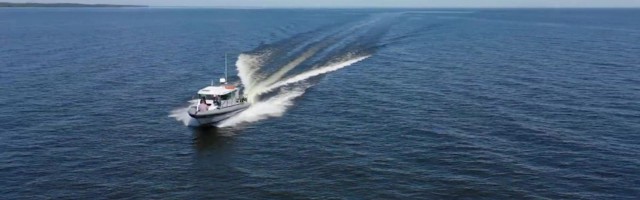 Reporter: Keskkonnaminister Tõnis Mölder käis Peipsi järvel kalu päästmas