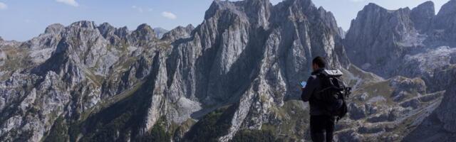 NESVAKIDAŠNJI "ULOV" U ČEŠKOJ: Planinari u skrovištu našli posudu PREPUNU ZLATNIKA, ali to nije sve! Stručnjaci se hitno oglasili - POSTAVLJA SE OVO PITANJE