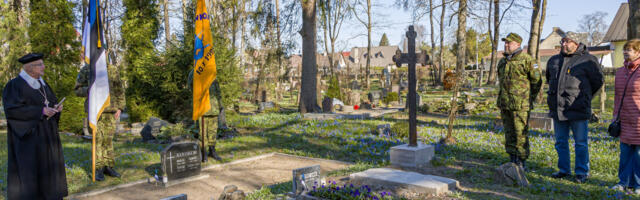 Hiidlased tähistasid Vabadussõjas võidelnute hauad