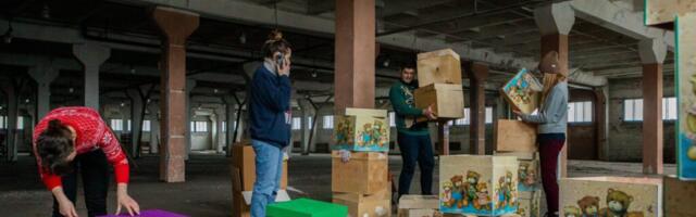 Jõuluvana tuleb Hundipeale koerakarvast kinnaste ja vineerist kuusega