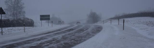 Transpordiamet hoiatab: leviv lumesadu on muutnud teeolud keeruliseks