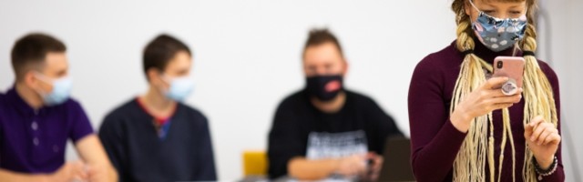 Terviseamet: õpetajad ei pea koolis ilmtingimata maski kandma