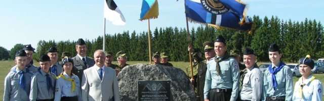 Luulupe külas avati mälestuskivi vastuolulisele metsavennale