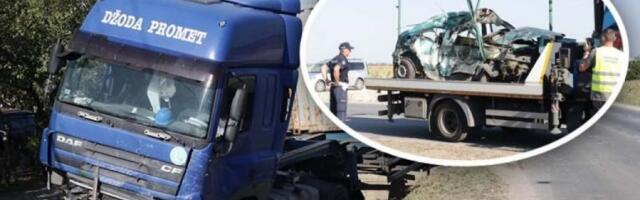 JEZIVI KRICI MAJKE NASTRADALE BRAĆE ODZVANJALI UGRINOVCIMA! Skrhana i neutešna žena došla da identifikuje sinove, pa se srušila kada je videla prizor: "Pustite me da idem sa njima!"  (FOTO)