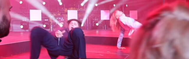 VIDEO | Valge Tüdruku pöörane etteaste ERMi avapeol sundis osa publikut lahkuma. Muuseumi esindaja_ etteaste täpset sisu me ei kooskõlastanud