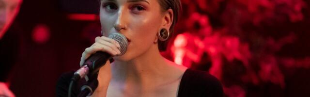 KLÕPS | Rõõmusõnum! Lauljanna Laura-Ly ootab teist last