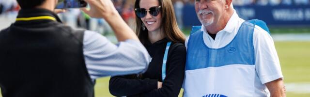 Kuulsa USA treeneri suhe endast 49 aastat noorema näitsikuga pälvib pahameelt