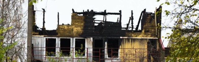 FOTOD SÜNDMUSKOHALT | Viljandi põlengus hukkunud püüdsid maja algul ise kustutada, ent jäid tulelõksu