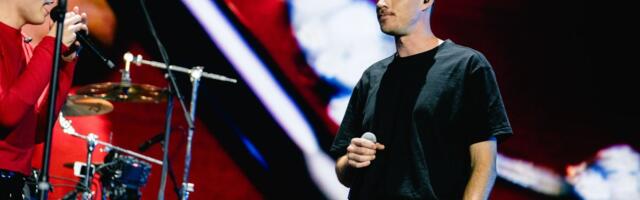 FOTOD | Üllatusesineja Riias! NOËP astus lavale 10 000 kuulaja ees Läti bändi Sudden Lights väljamüüdud kontserdil