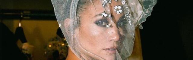 Jennifer Lopez võõpas juuksed üllatavat tooni