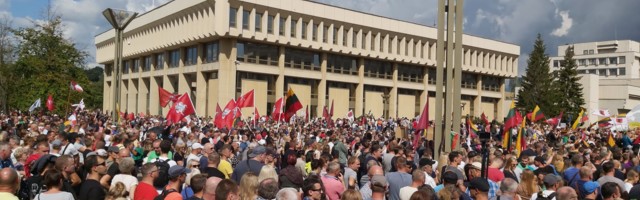 Galerii ja videod: Leedus avaldasid tuhanded inimesed meelt koroonapassi vastu