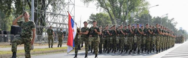 DETALJAN SPISAK IZMENA U GRADSKOM PREVOZU! Danas vojna parada "Snaga jedinstva"!