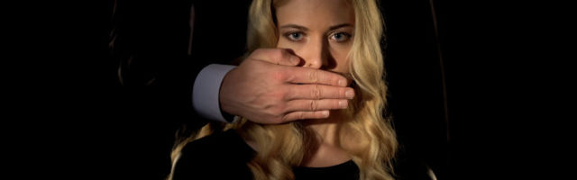 Kui sinu elus on ainult väga kontrolliva loomuga mehed, siis tea, et sel on kindlad põhjused