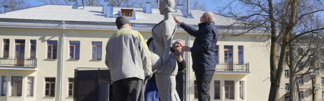 Sillamäe muuseumis vahetati üks kuju teise, linnale sobivama vastu