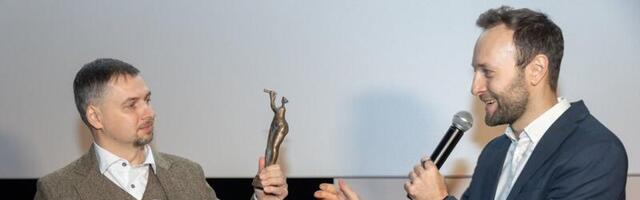 FOTOD | Neitsi Maali filmiauhinna võitis Ülo Pikkovi lühidokumentaal „Õmblusmasin“