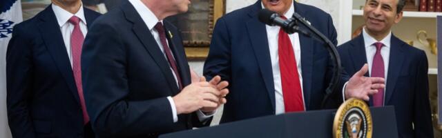 Pfizer andis Trumpile järele