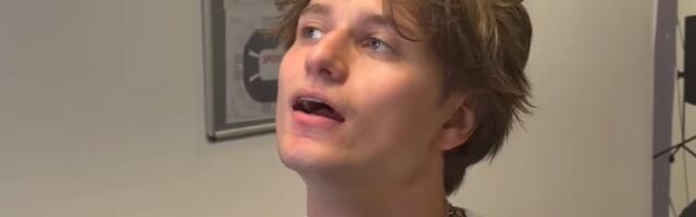DRAMA NA KONCERTU JAKOVA JOZINOVIĆA - RODITELJI U SUZAMA! Pevač žurio da ih vidi, ovaj snimak rasplakao ceo region! (VIDEO)