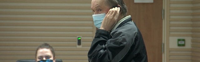 Reporter: Kohtu ees seisis Vladimir, kes möödunud suvel 14 noahoobiga oma abikaasa tappis